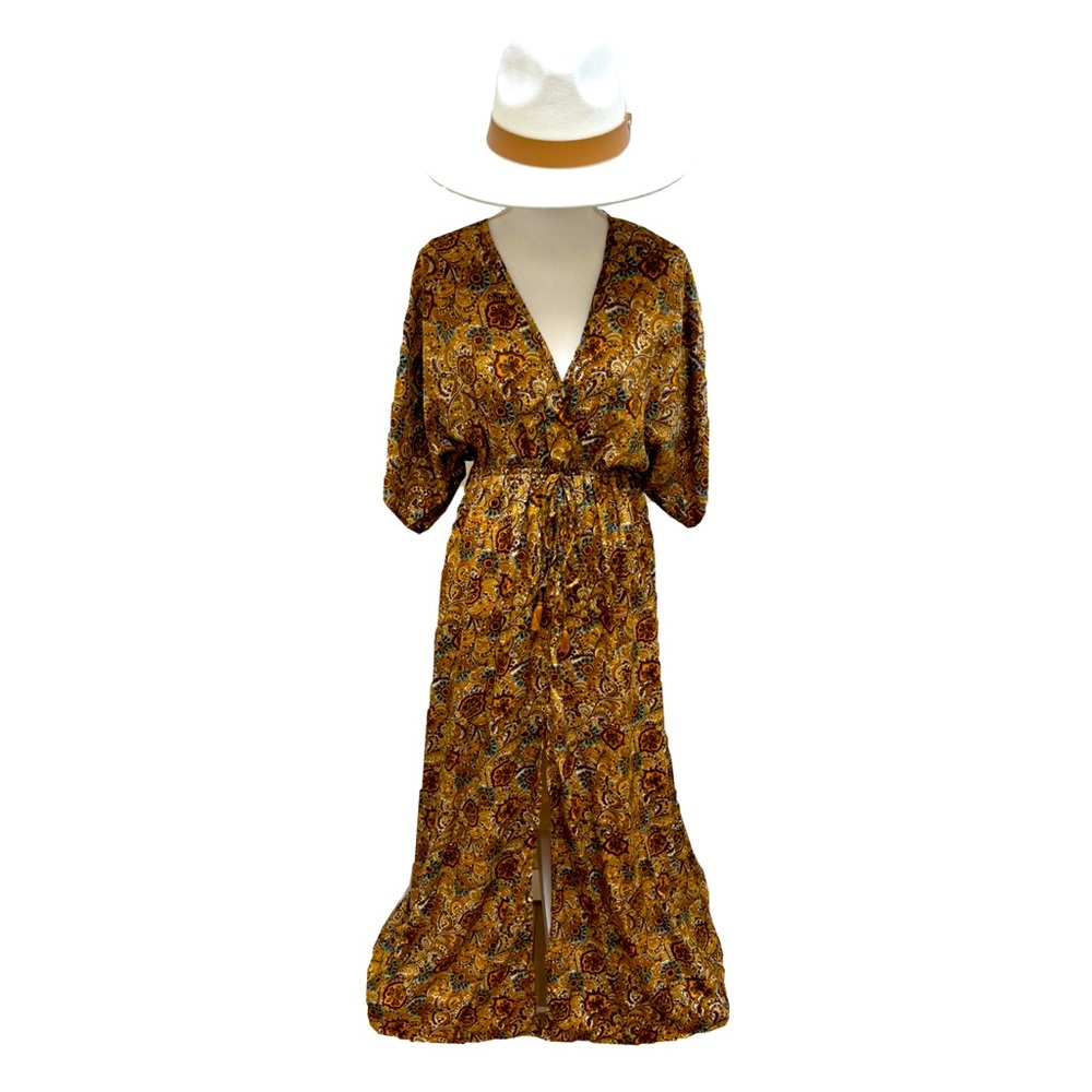 NWT-Unique and Stunning Maxi Dress-One Size